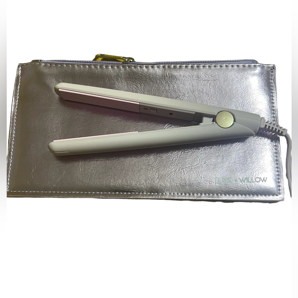 Pink on the go flat iron one setting w/carrying case